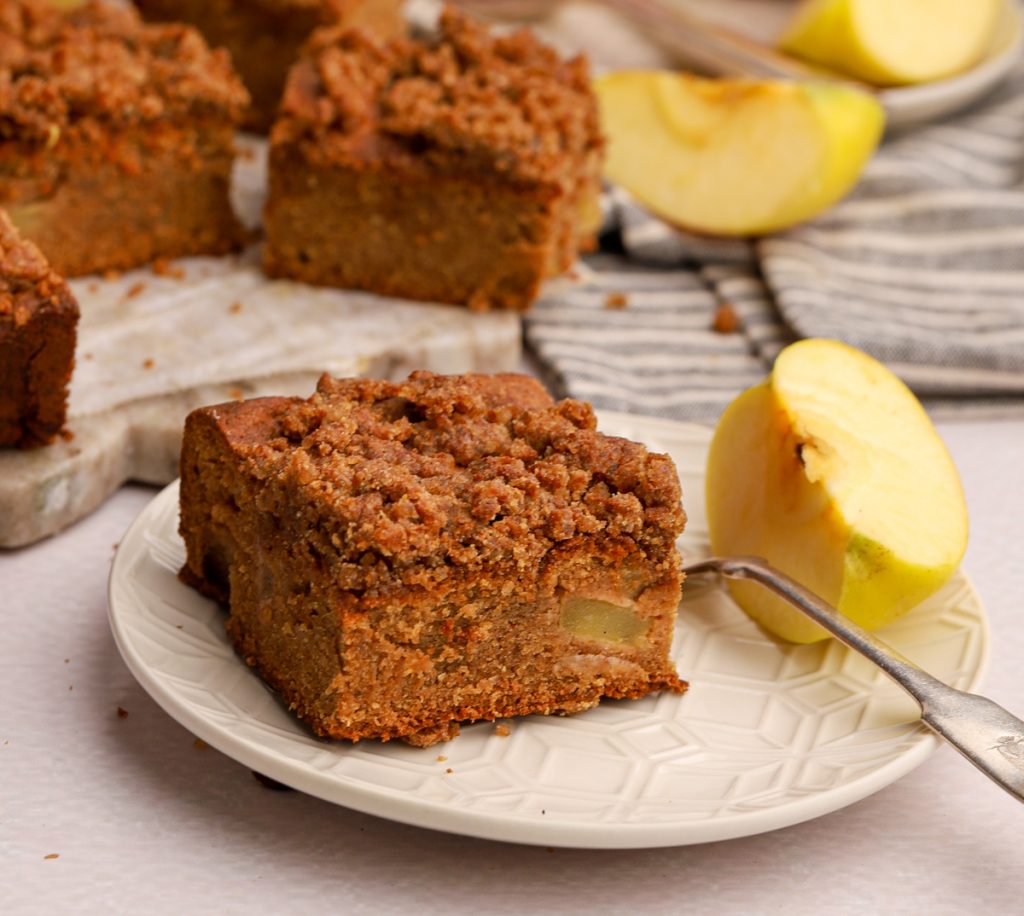 APPLE SPICE VEGAN CAKE