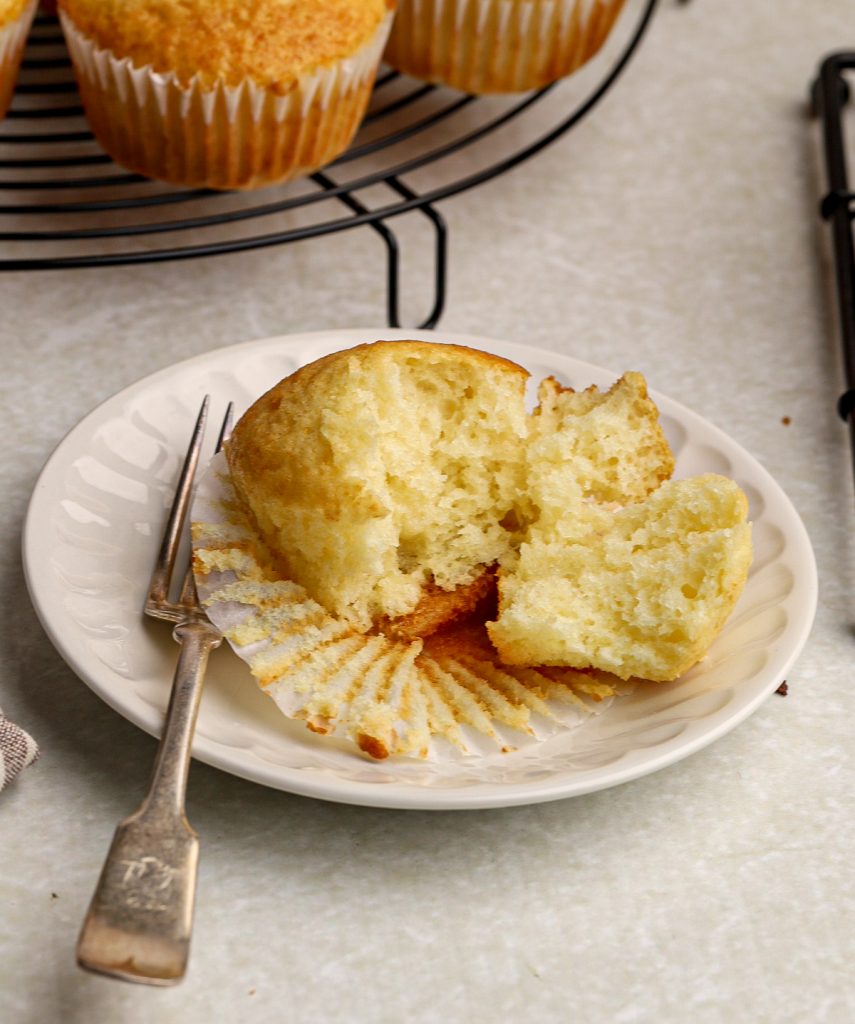 Fluffy Vanilla Cupcakes