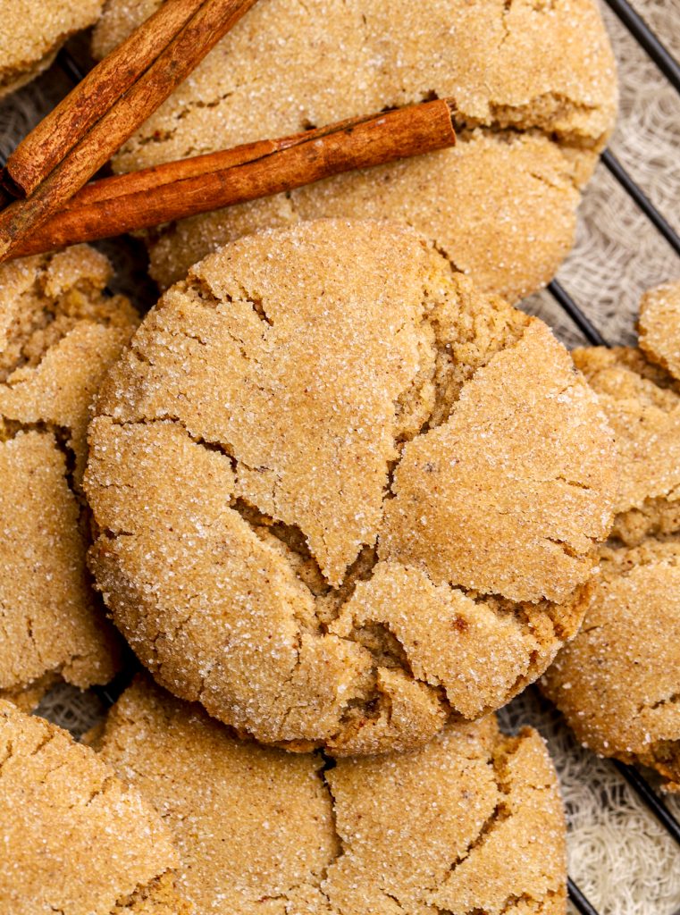 Crackle Spice Cookies