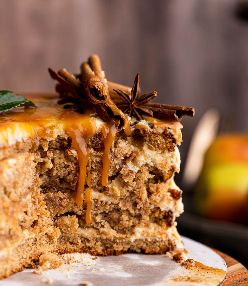 Apple Caramel Cake 