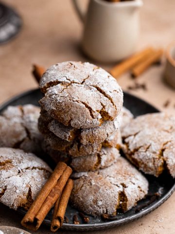 Molasses Spice Crackle Cookies