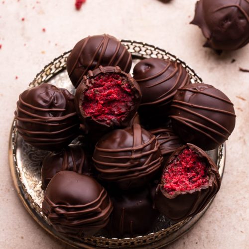 Simple Red Velvet Chocolate Truffle